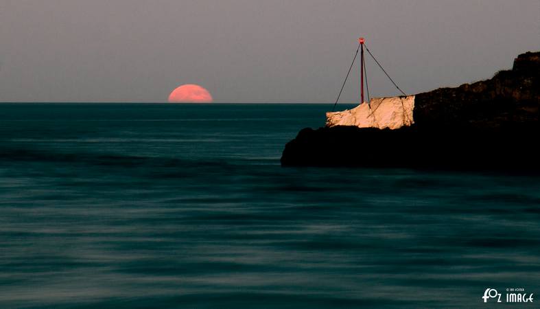 Moonrise over White Rock, Looe - © Ian Foster / fozimage 3rd June 2015 - Moonrise over White rock, Looe - © Ian Foster / fozimage