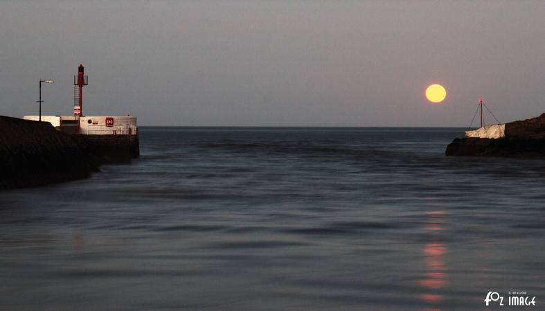 Moonrise over White Rock, Looe - © Ian Foster / fozimage 3rd June 2015 - Moonrise over White rock, Looe - © Ian Foster / fozimage