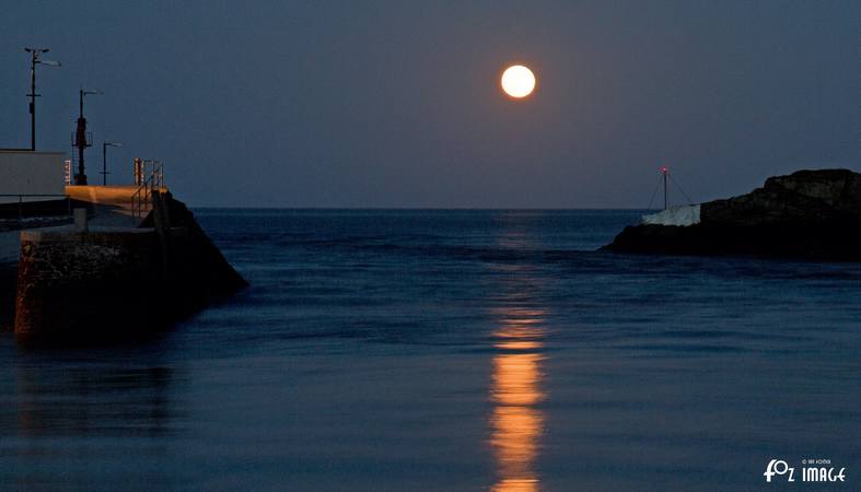Moonrise over White Rock, Looe - © Ian Foster / fozimage 3rd June 2015 - Moonrise over White rock, Looe - © Ian Foster / fozimage