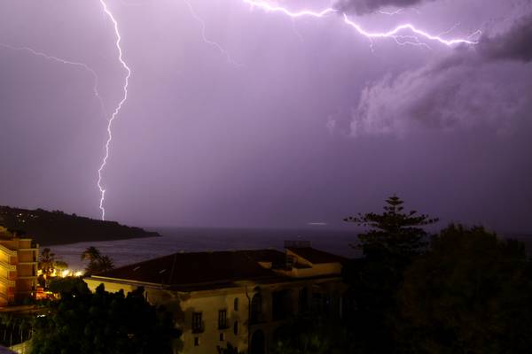 Forked lightning over Sorrento - © Ian Foster / fozimage Forked lightning over Sorrento - © Ian Foster / fozimage